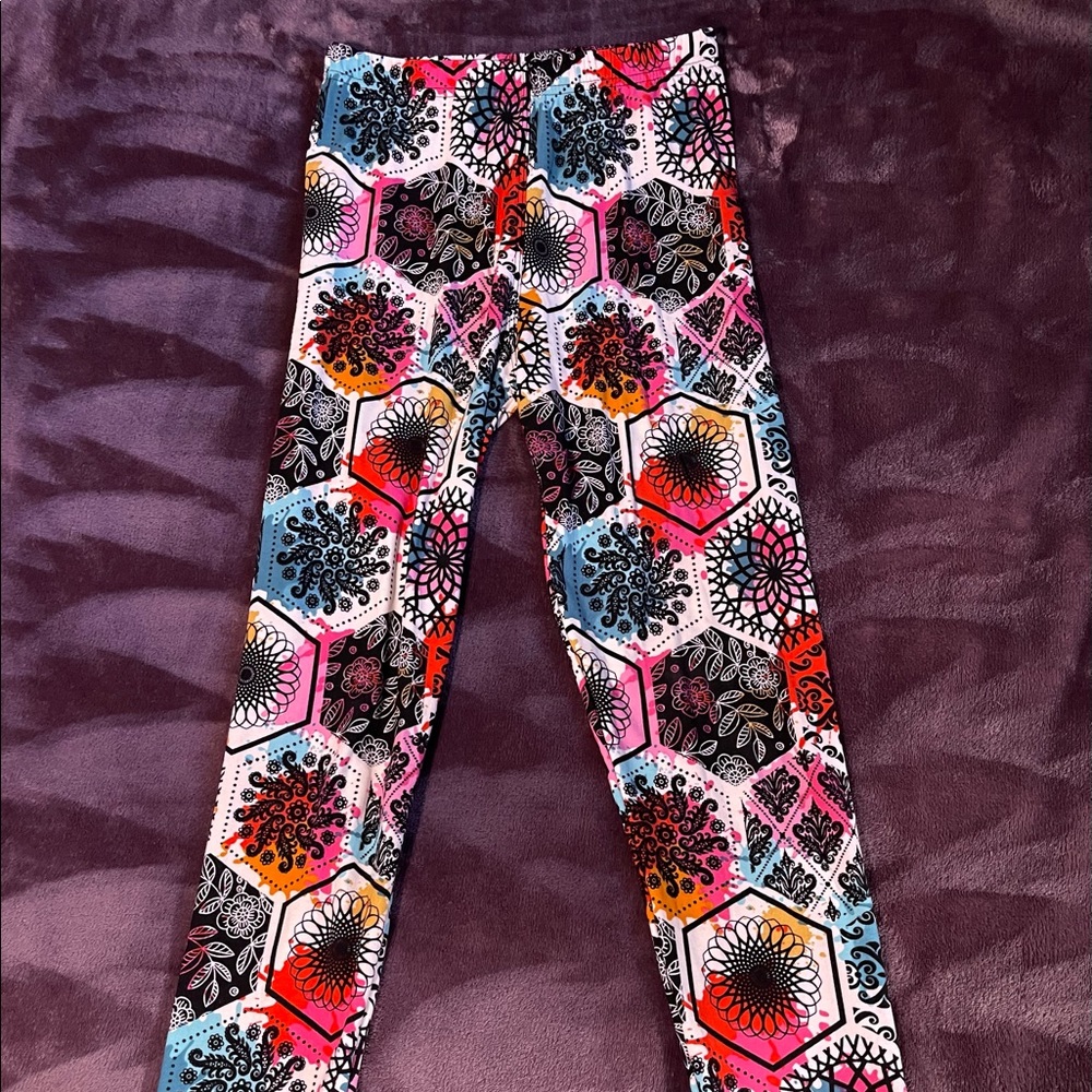NWOT Leggings OS Fits women's size 3-14